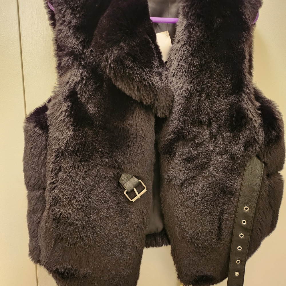 AKIRA Black Faux Fur Vest